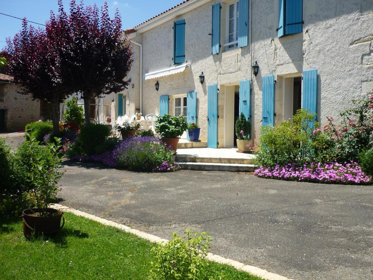 Beaulieu-sur-Sonnette Les Hirondelles Du Paradis 6 Rue Des Oiseaux B&B 외부 사진