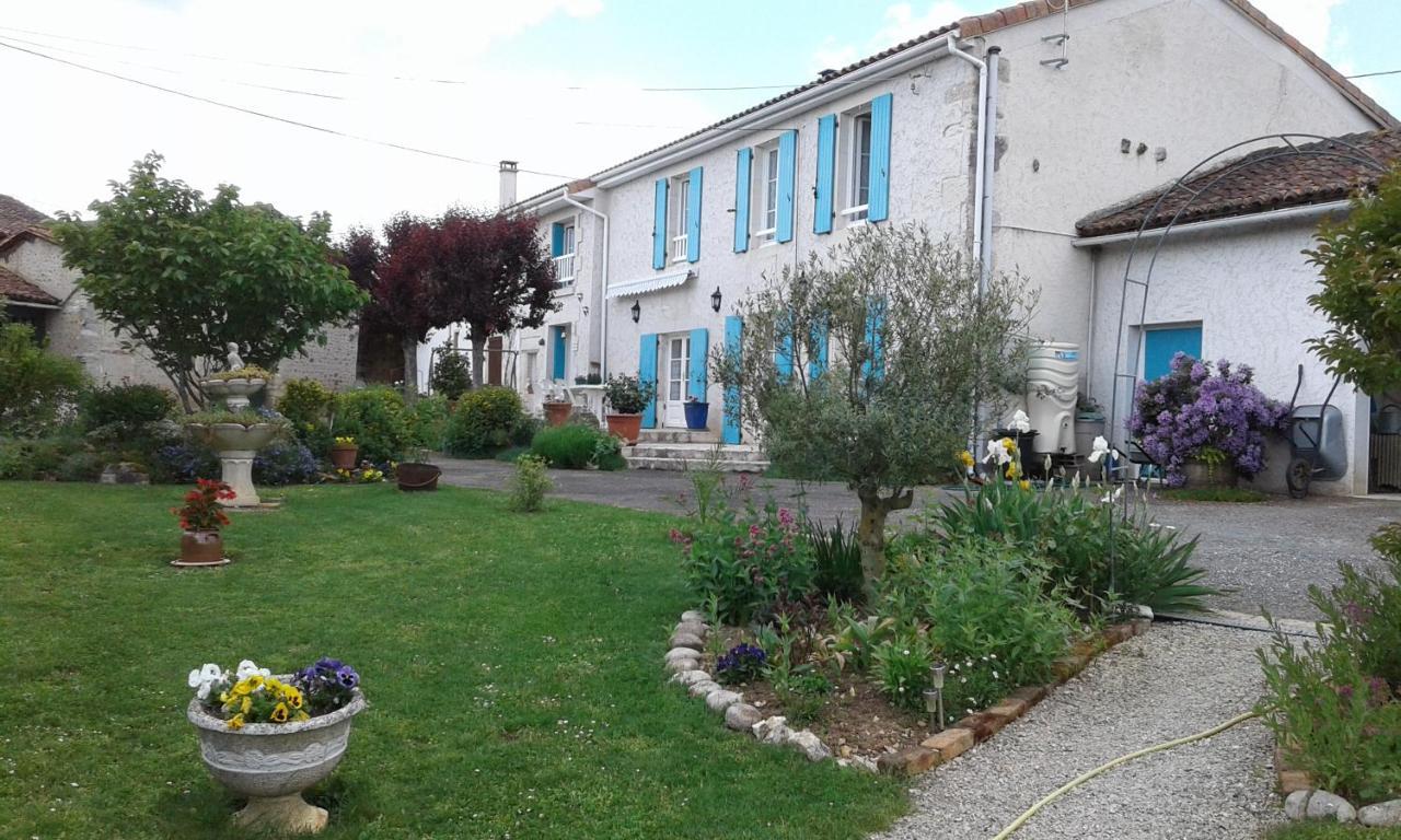 Beaulieu-sur-Sonnette Les Hirondelles Du Paradis 6 Rue Des Oiseaux B&B 외부 사진